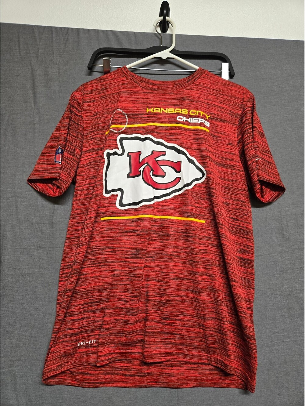 Nike Kansas City Chiefs NFL Dri Fit red short sleeve shirt
